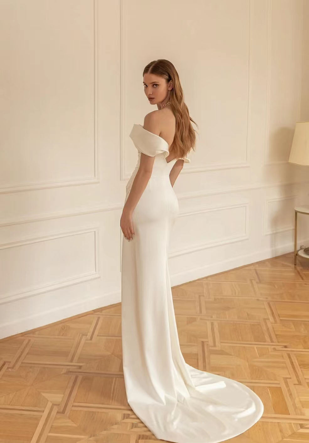 Elegant White Wedding Dress